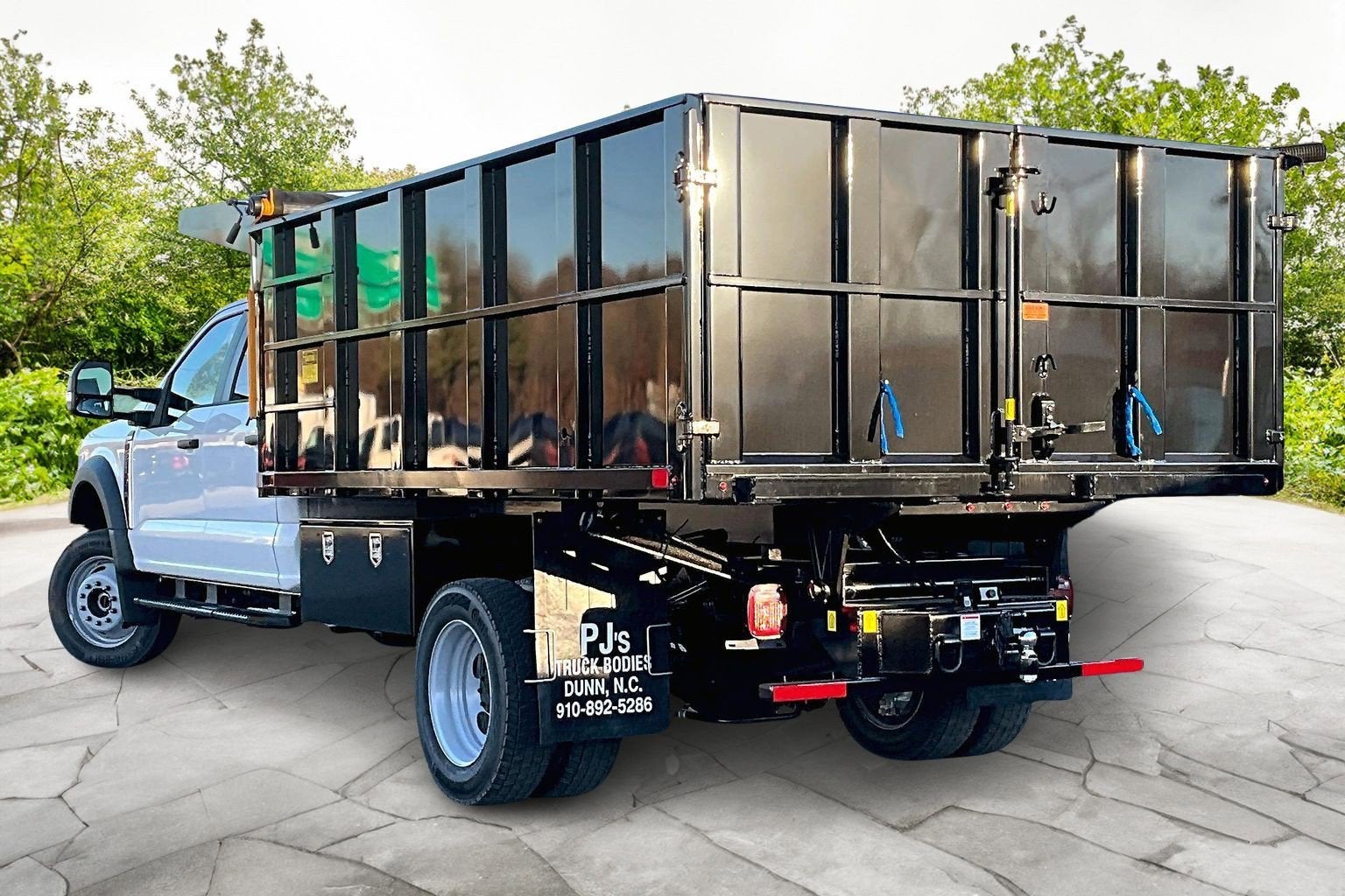 2026 Ford F-550 W/ 12' Landscape Dump XL