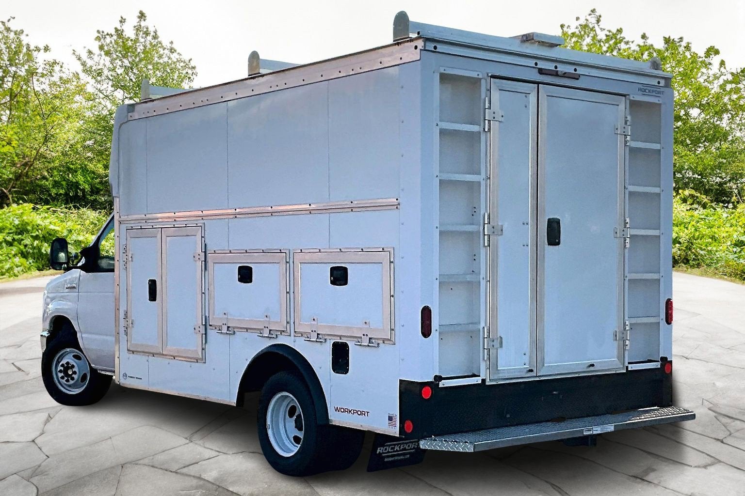 2026 Ford E-Series Cutaway E-350 SRW