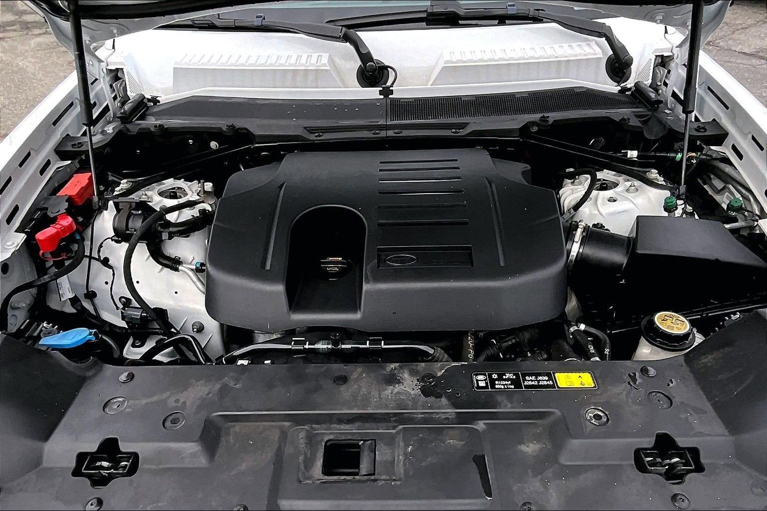 2022 Land Rover Defender SE