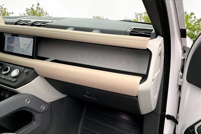 2022 Land Rover Defender SE