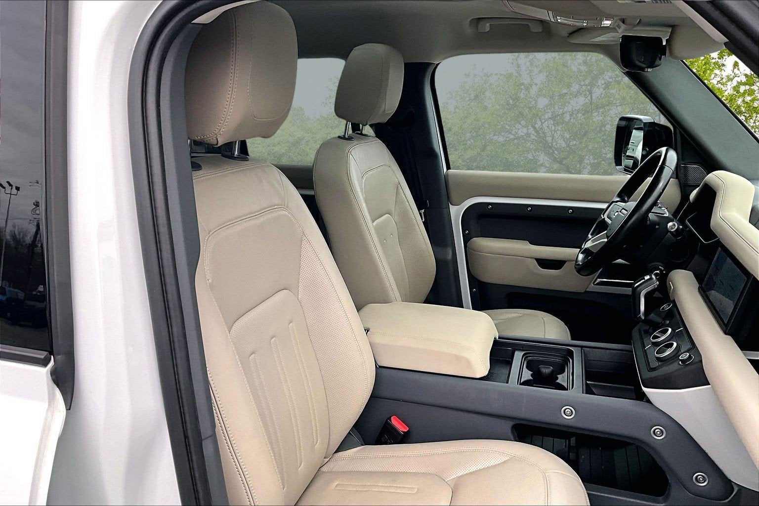 2022 Land Rover Defender SE