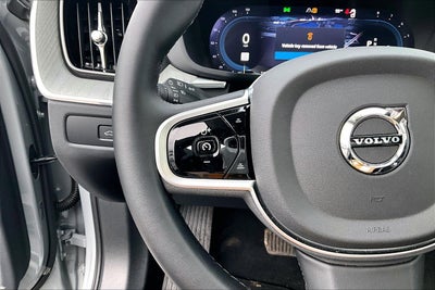 2025 Volvo XC60 Plus