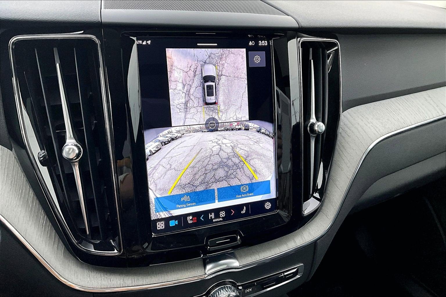 2025 Volvo XC60 Plus