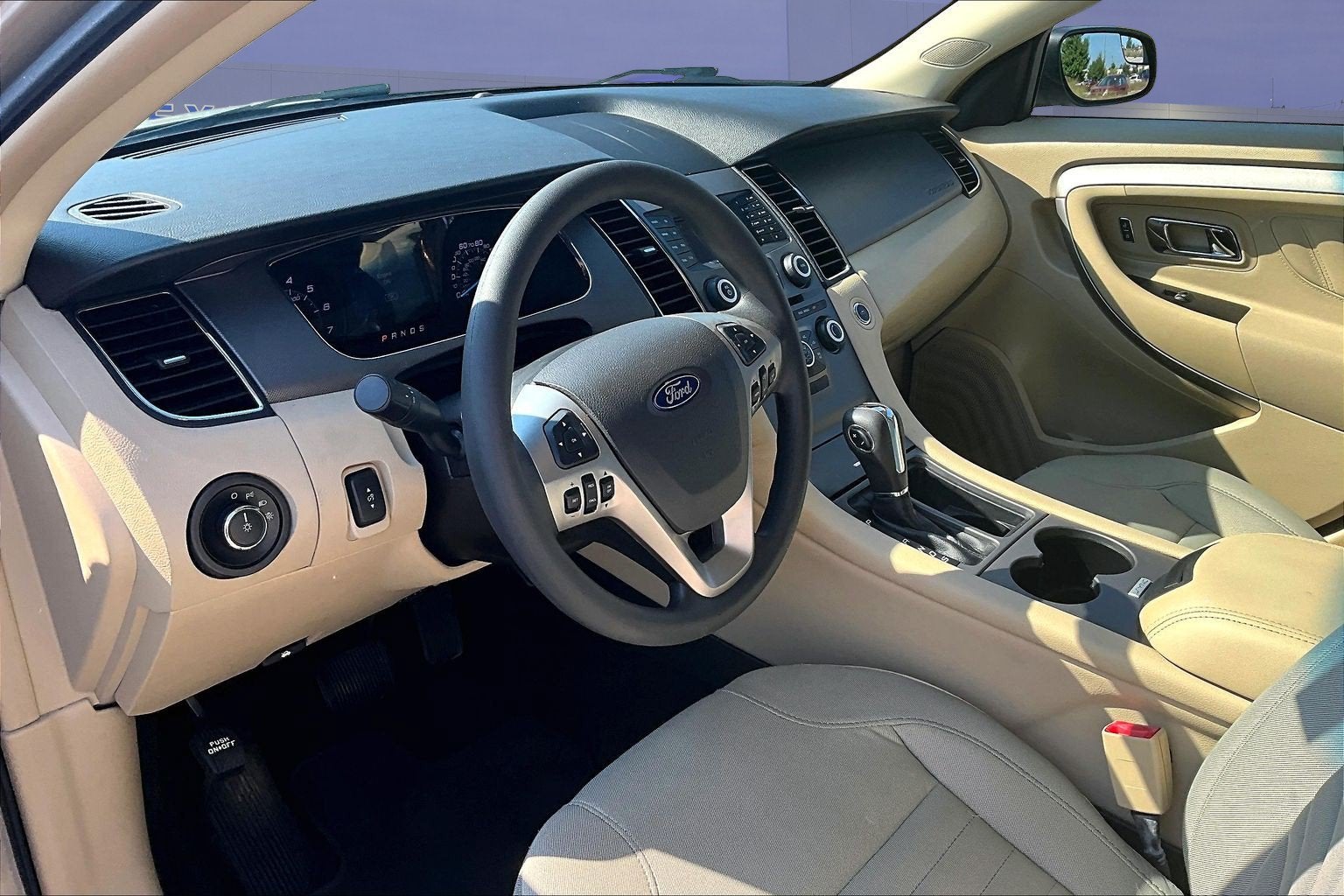 2018 Ford Taurus SE