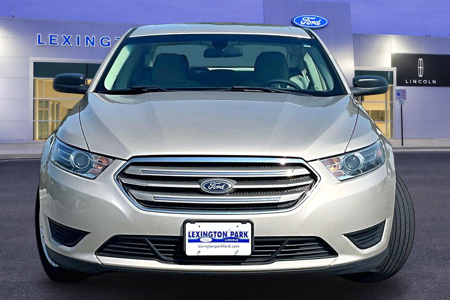 2018 Ford Taurus SE