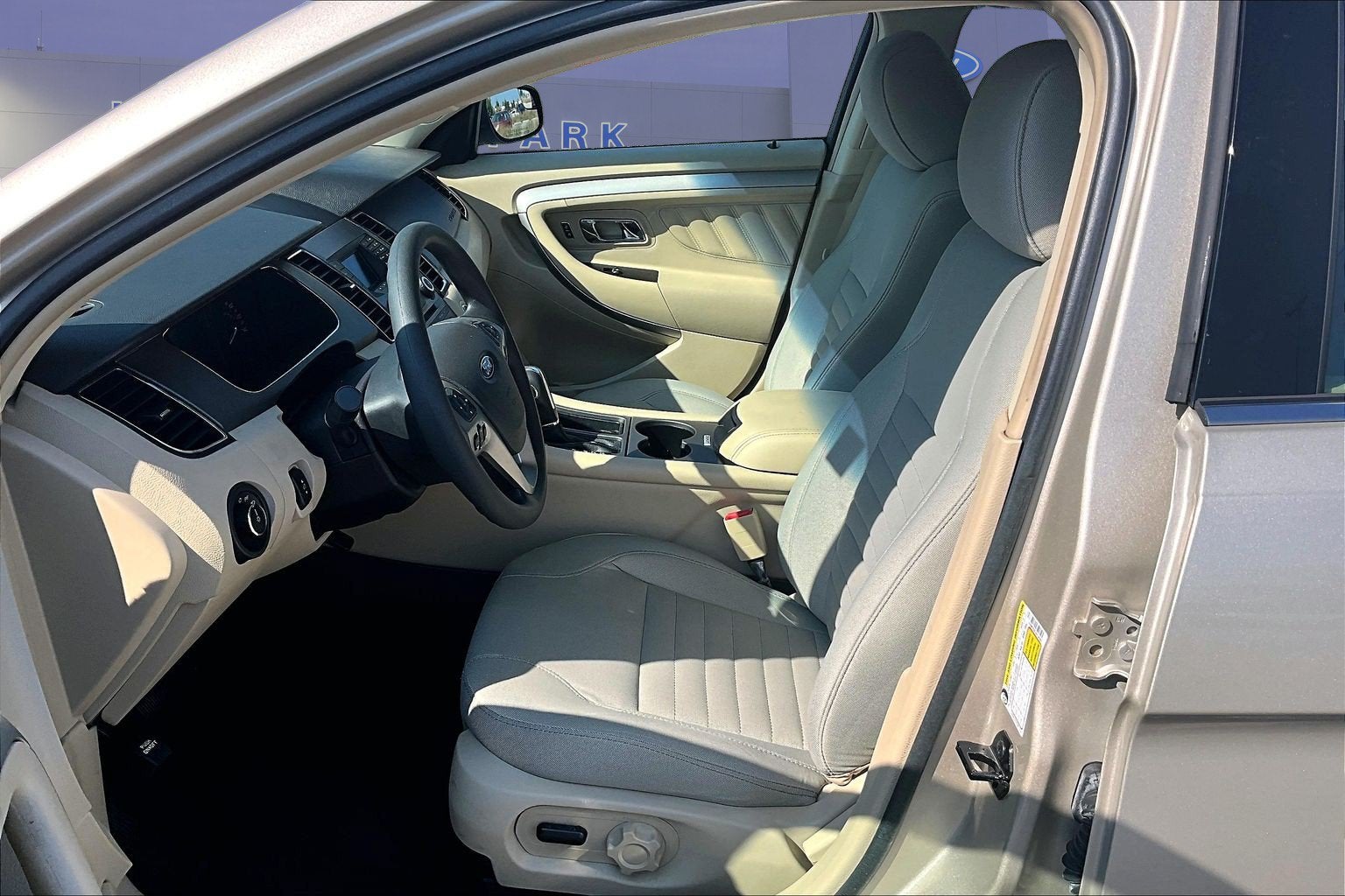 2018 Ford Taurus SE