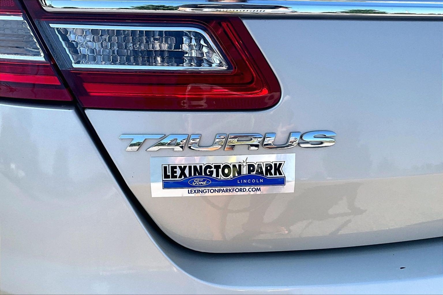 2018 Ford Taurus SE