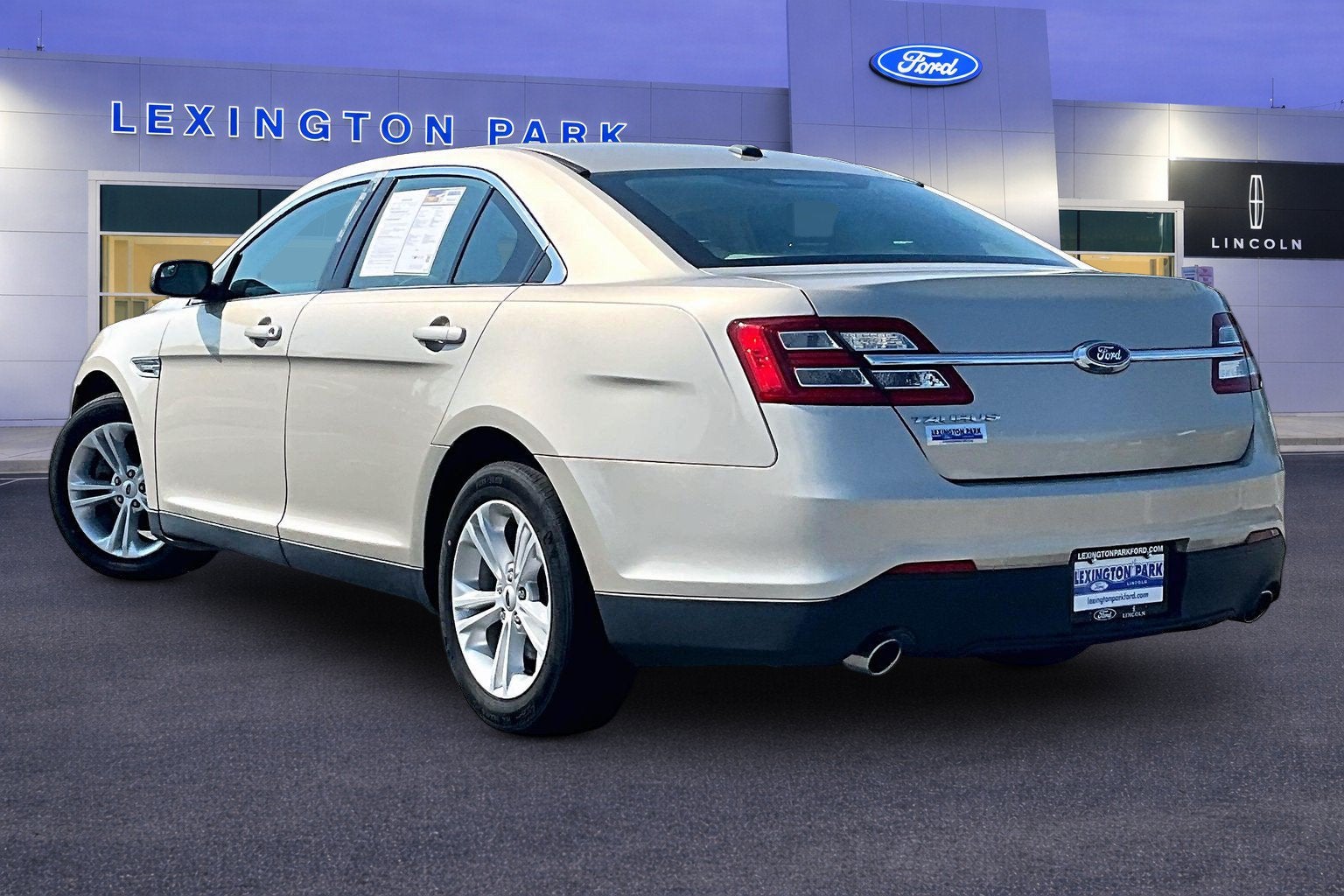 2018 Ford Taurus SE