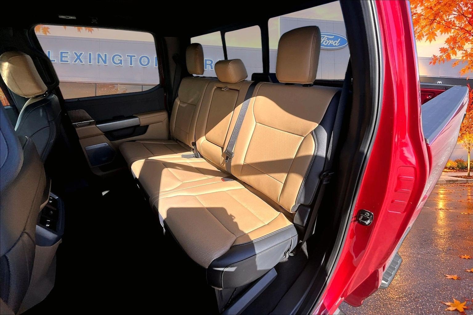 2027 Ford Super Duty F-350 SRW LARIAT