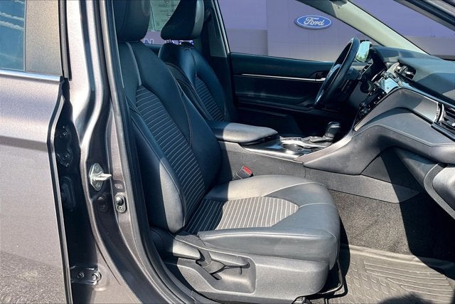2020 Toyota Camry Hybrid SE