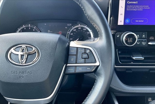 2023 Toyota Highlander Base