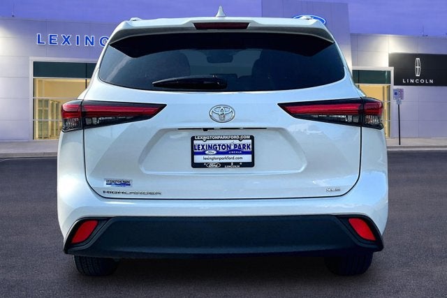 2023 Toyota Highlander Base