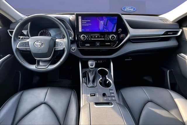 2023 Toyota Highlander Base