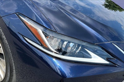 2019 Lexus ES ES 300h Luxury