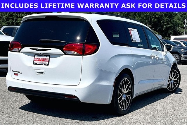 2020 Chrysler Pacifica Touring L