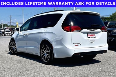 2020 Chrysler Pacifica Touring L