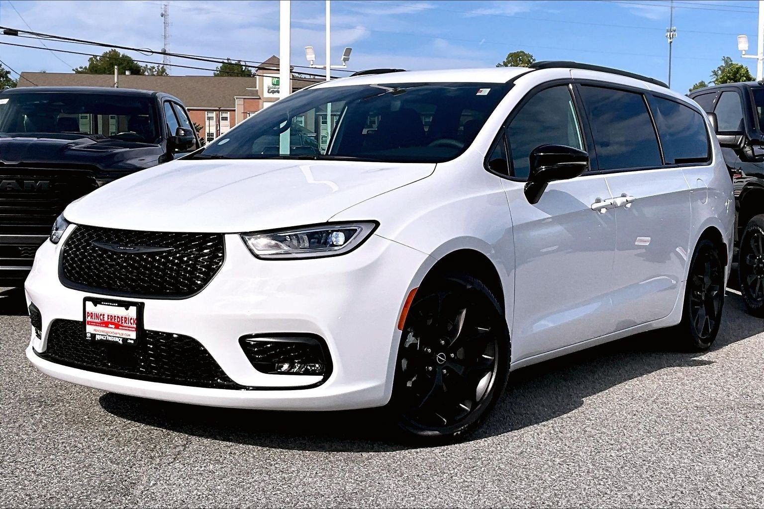 2026 Chrysler Pacifica Select