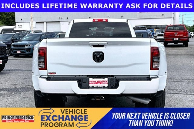 2024 RAM 3500 Big Horn Crew Cab 4x4 8' Box