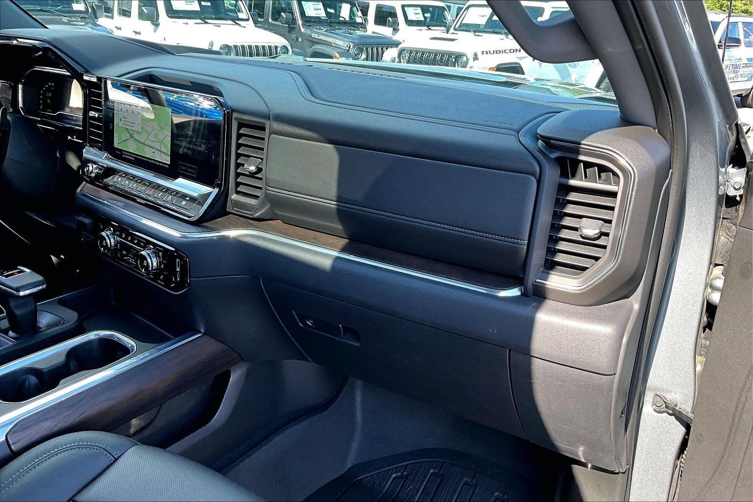 2023 GMC Sierra 1500 4WD Crew Cab Standard Box SLT