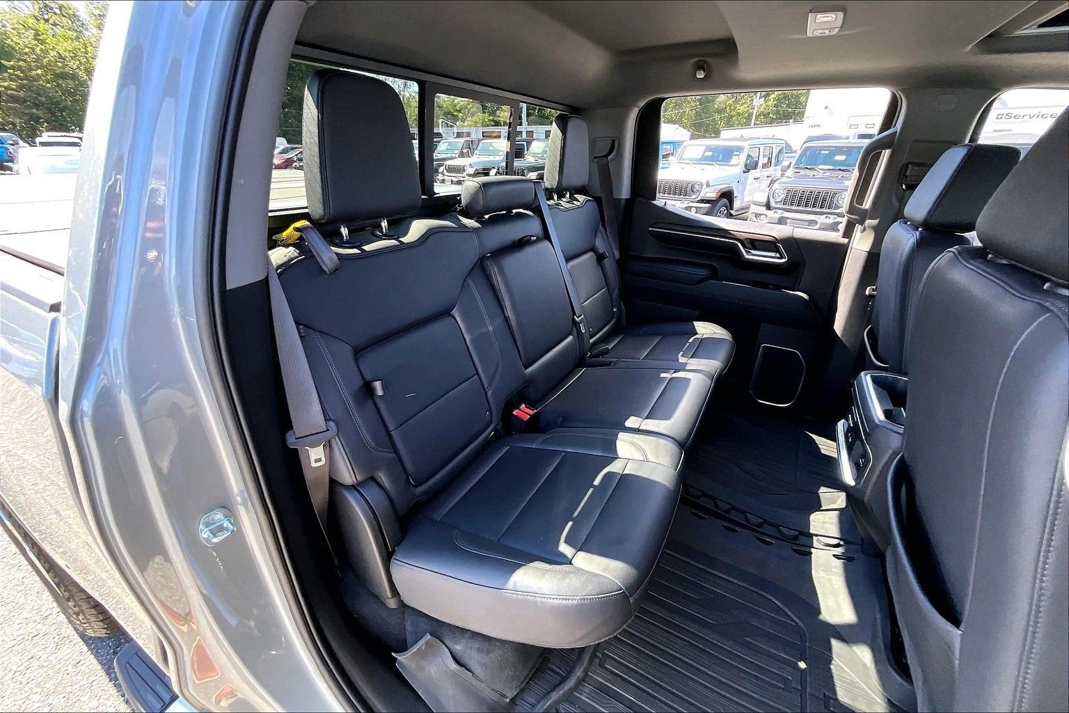 2023 GMC Sierra 1500 4WD Crew Cab Standard Box SLT