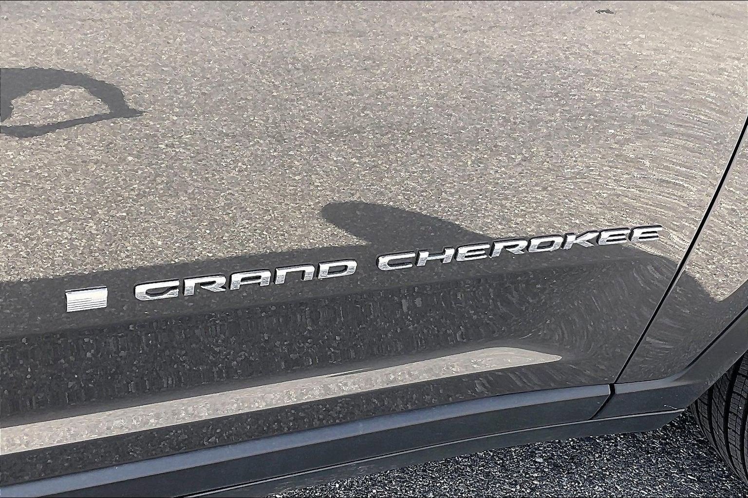 2022 Jeep Grand Cherokee L Laredo