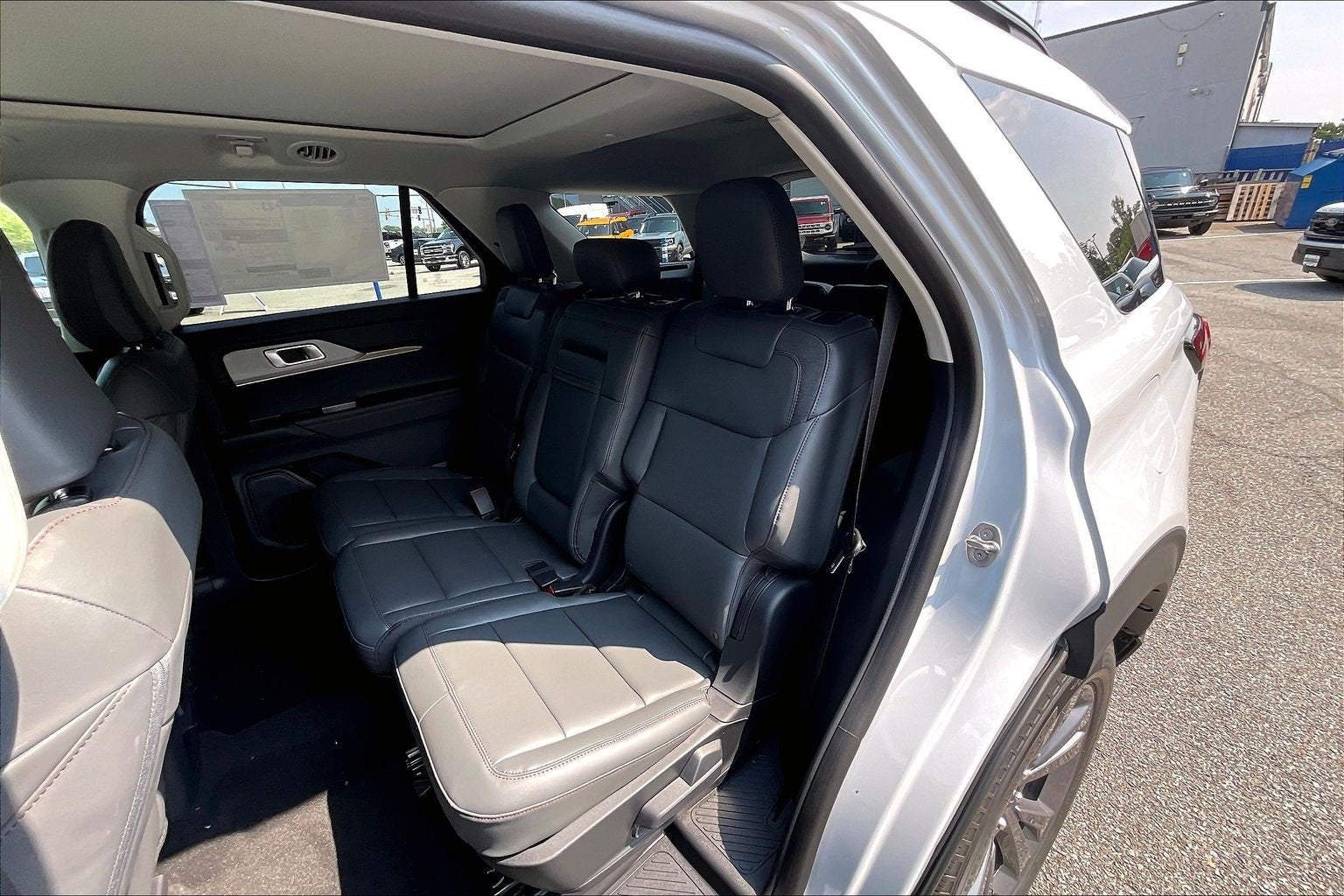 2026 Ford Explorer Active w/200A Pkg