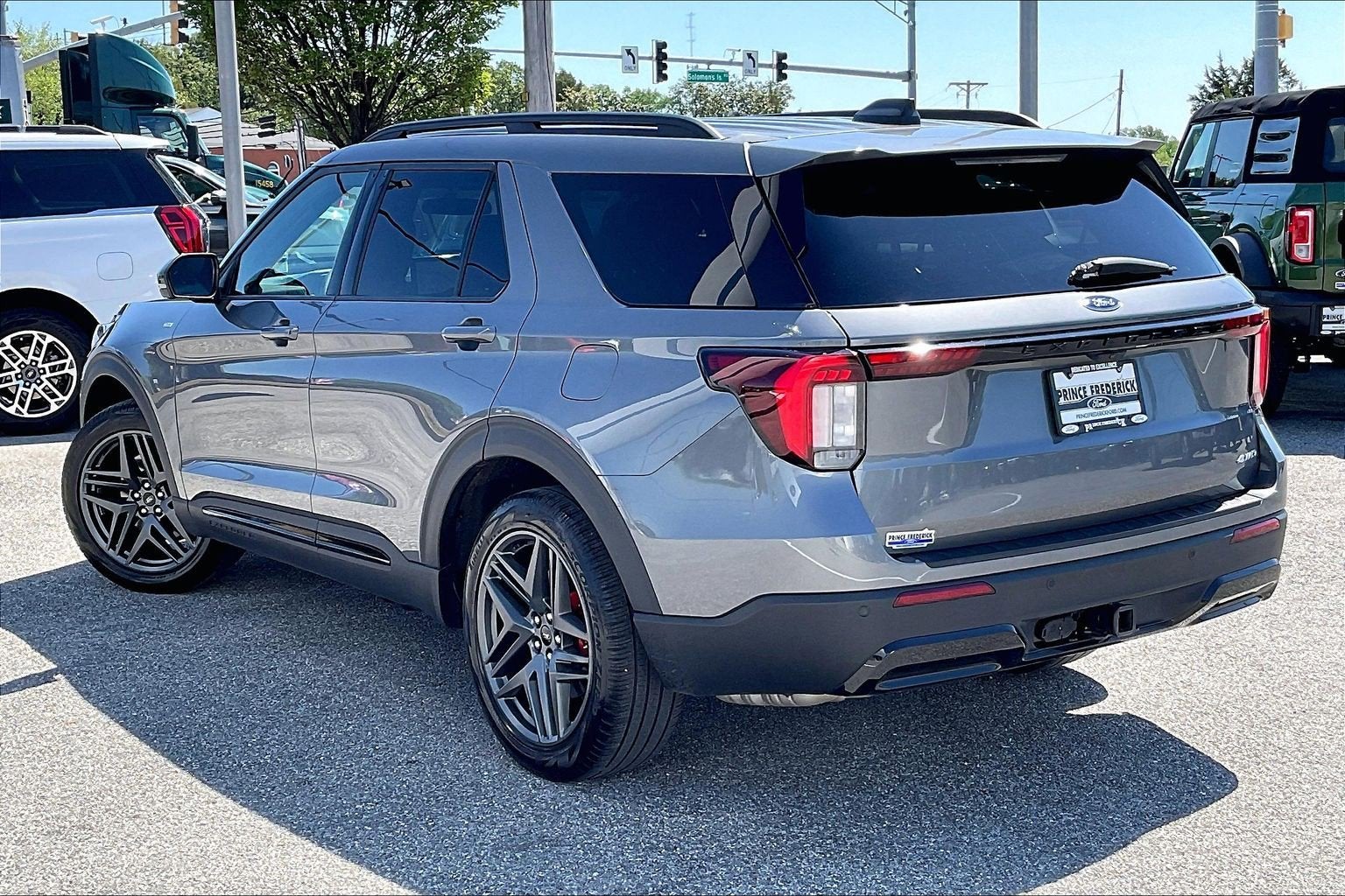 2025 Ford Explorer ST-Line