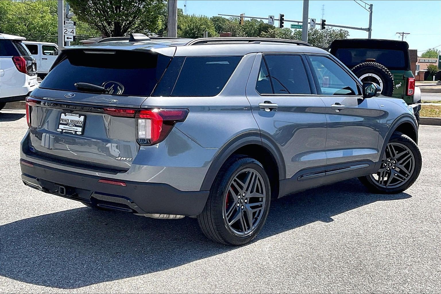 2025 Ford Explorer ST-Line