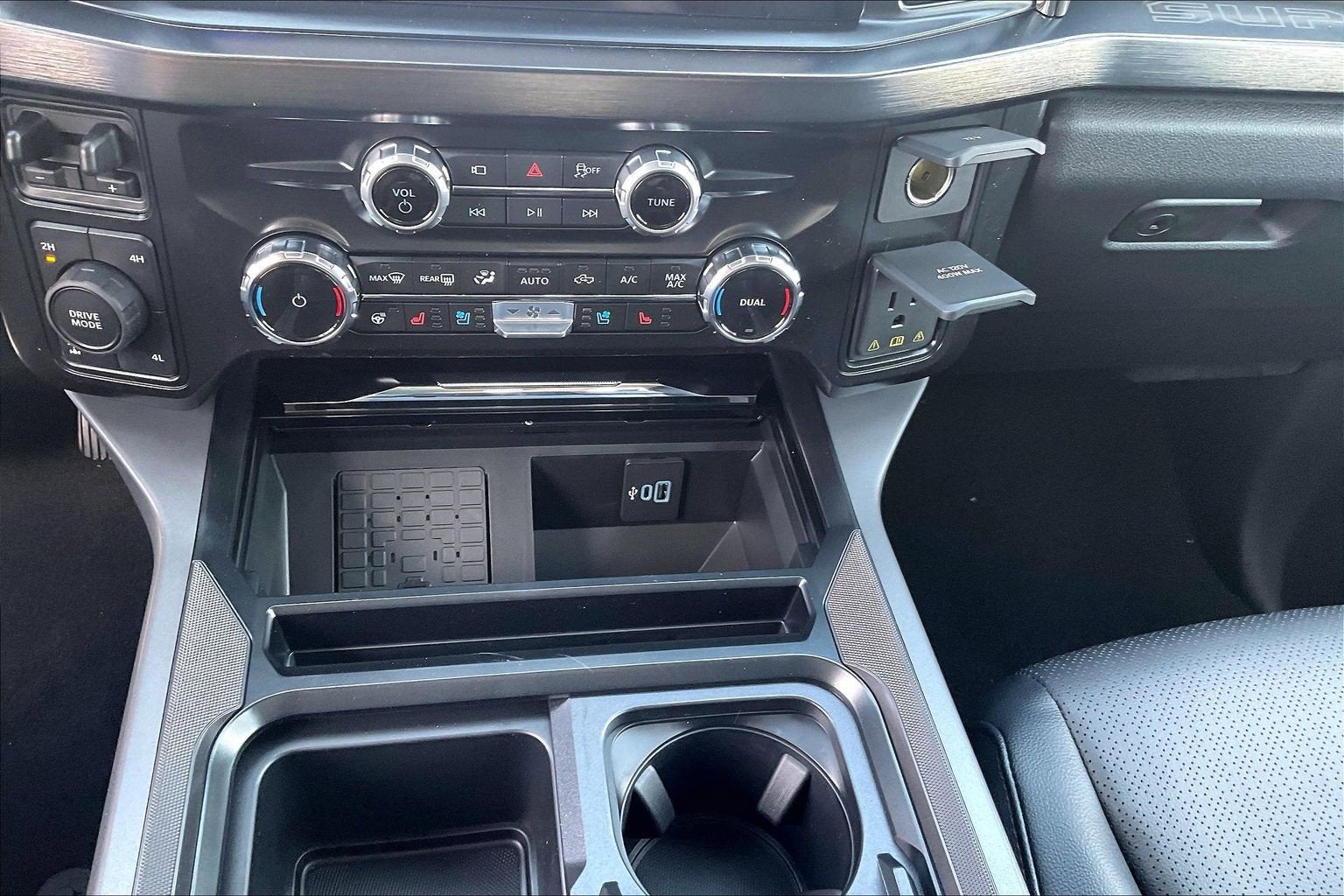 2026 Ford Super Duty F-350 SRW LARIAT