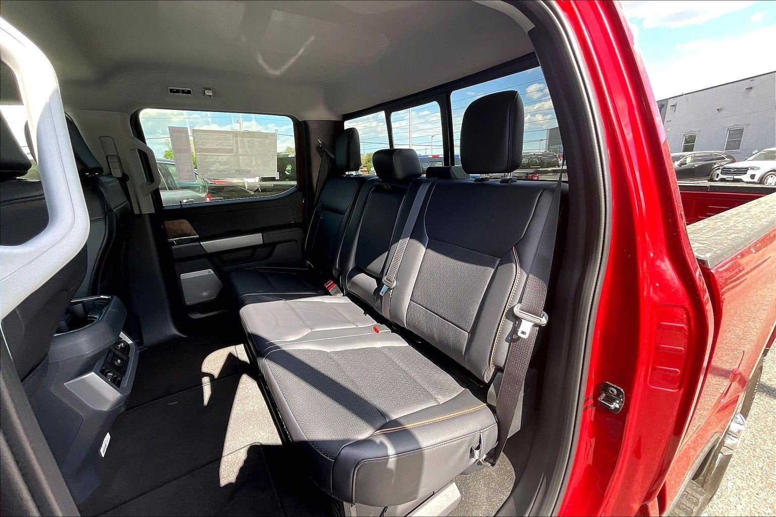 2026 Ford Super Duty F-350 SRW LARIAT