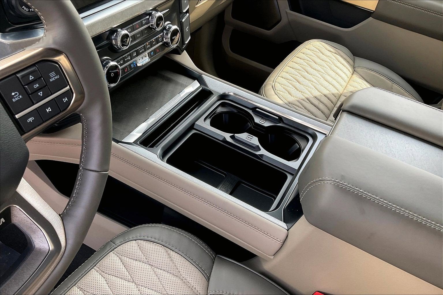 2026 Ford Super Duty F-350 DRW Platinum