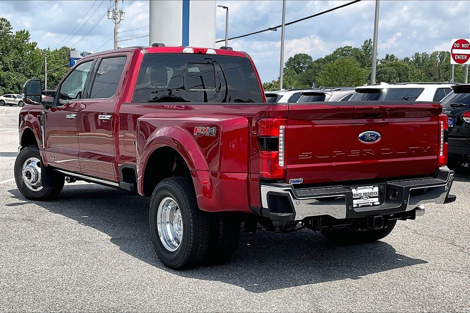2026 Ford Super Duty F-350 DRW LARIAT