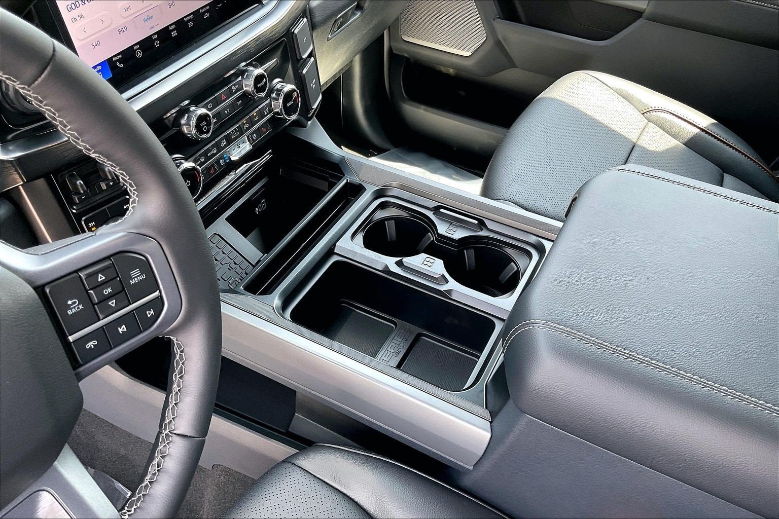 2026 Ford Super Duty F-350 DRW LARIAT