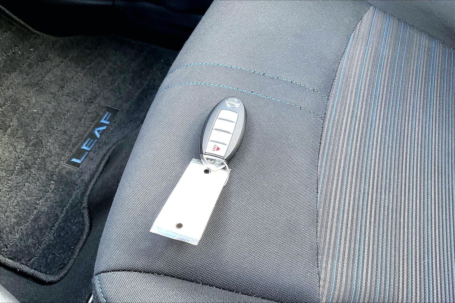 2022 Nissan LEAF SV