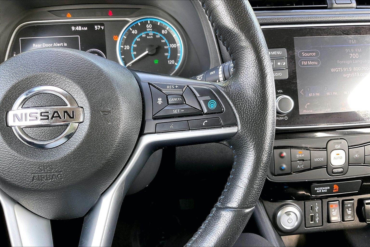 2022 Nissan LEAF SV