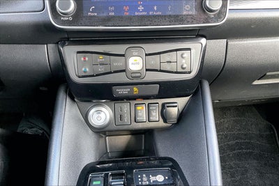 2022 Nissan LEAF SV