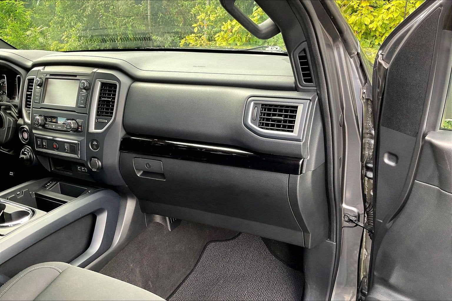 2019 Nissan Titan SV