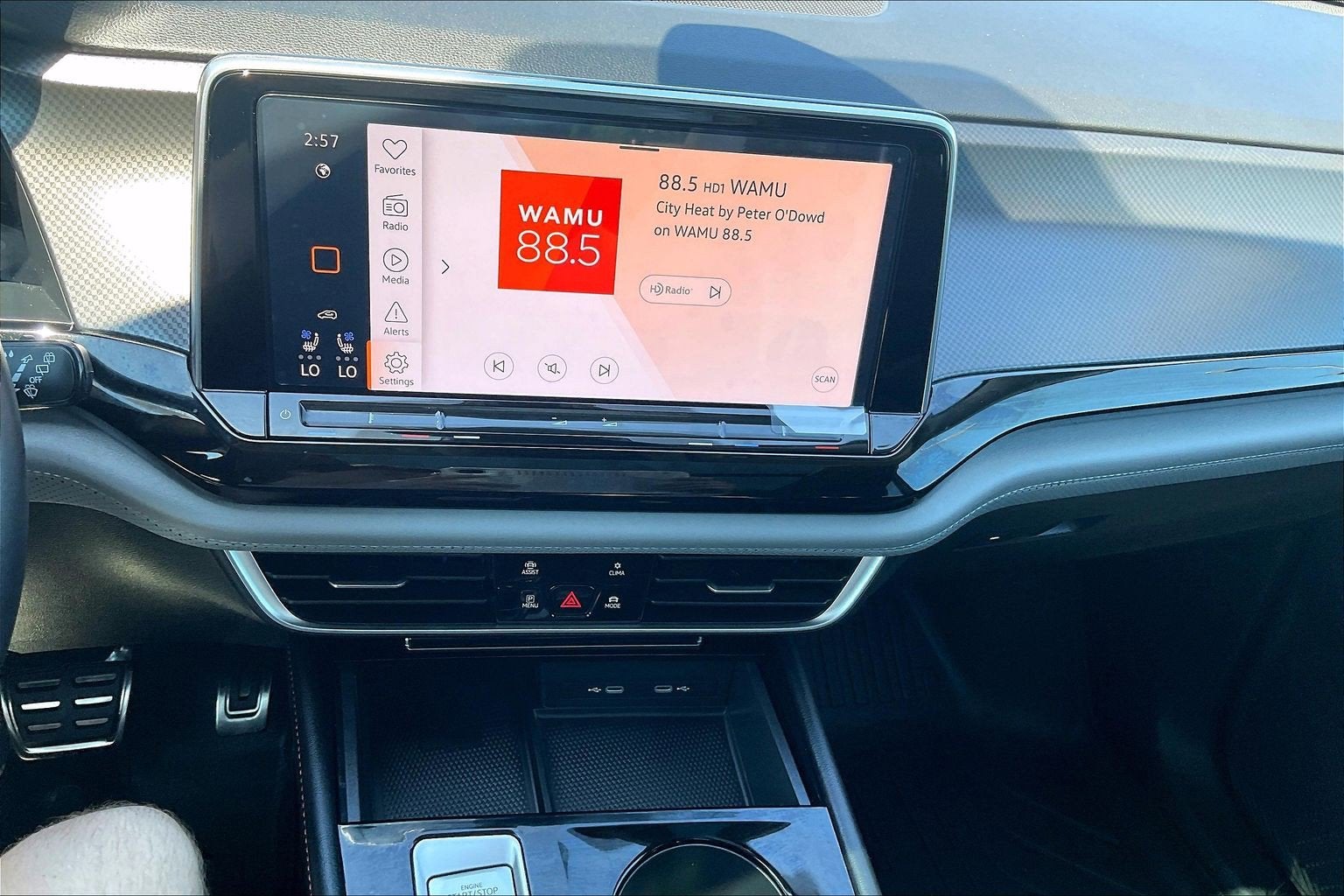 2024 Volkswagen Atlas 2.0T Peak Edition SEL