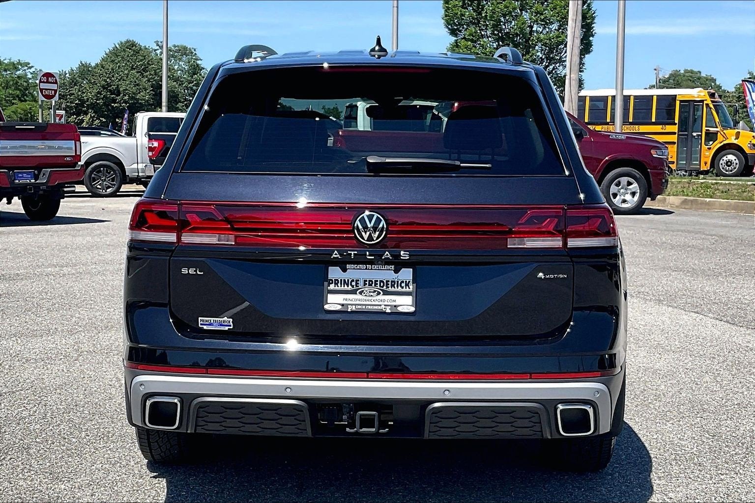 2024 Volkswagen Atlas 2.0T Peak Edition SEL