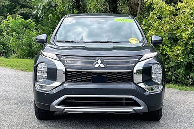 2025 Mitsubishi Outlander SE