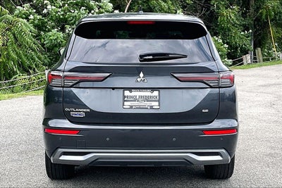 2025 Mitsubishi Outlander SE