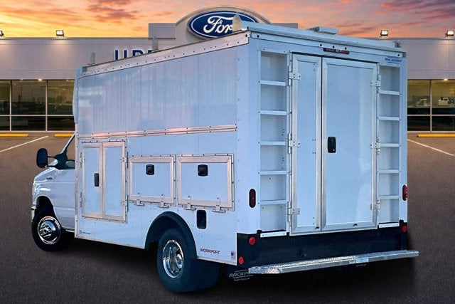 2026 Ford E-Series Cutaway E-350 SRW