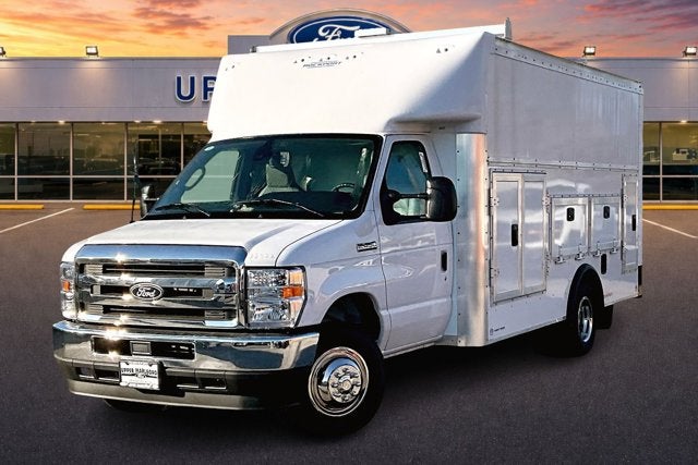 2026 Ford E-Series Cutaway E-450 DRW