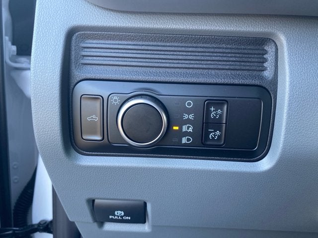 2027 Ford Super Duty F-350 DRW XL