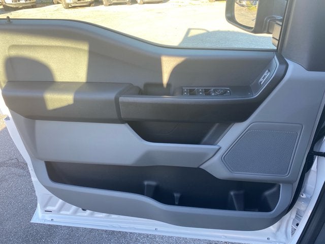 2027 Ford Super Duty F-350 DRW XL
