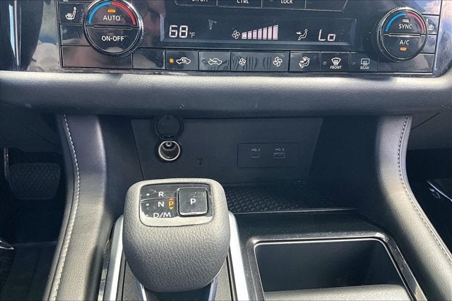2024 Nissan Pathfinder SV