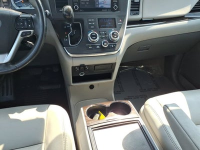 2018 Toyota Sienna XLE Premium