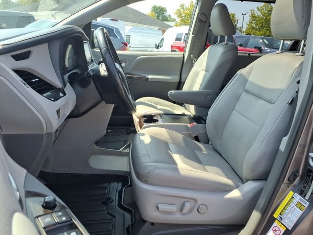 2018 Toyota Sienna XLE Premium