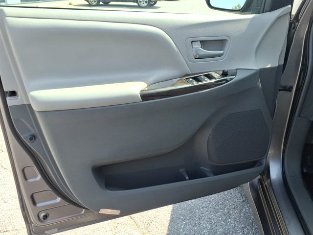 2018 Toyota Sienna XLE Premium