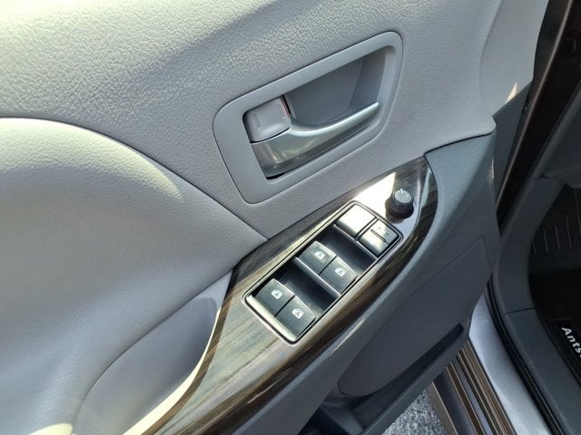 2018 Toyota Sienna XLE Premium